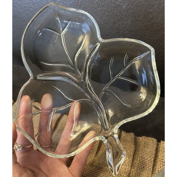 Set Of 2 VINTAGE CLEAR GLASS Ivy LEAF CANDY Dishes SERVING TRAY- 1 w/ SECTIONS - Picture 2 of 3
